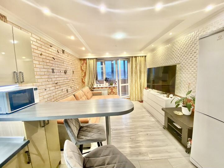 2-к. квартира, 64 м², 8/17 эт.