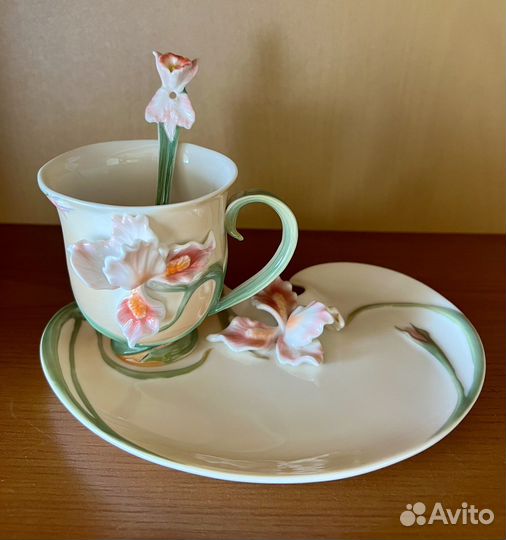 Фарфоровая чайная пара с ложечкой