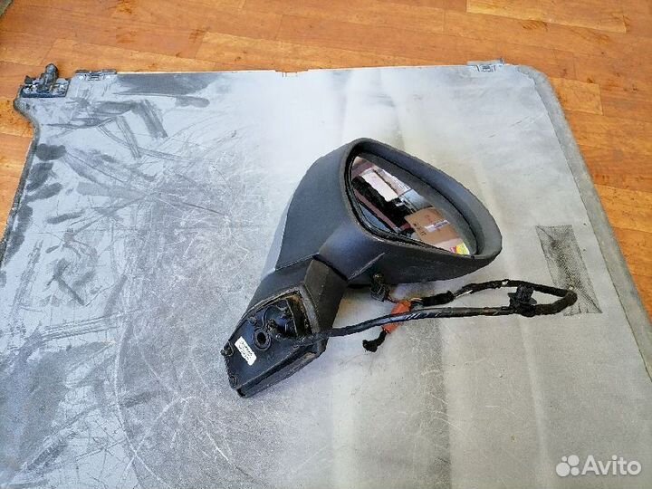 Зеркало заднего вида (боковое) переднее правое Peu