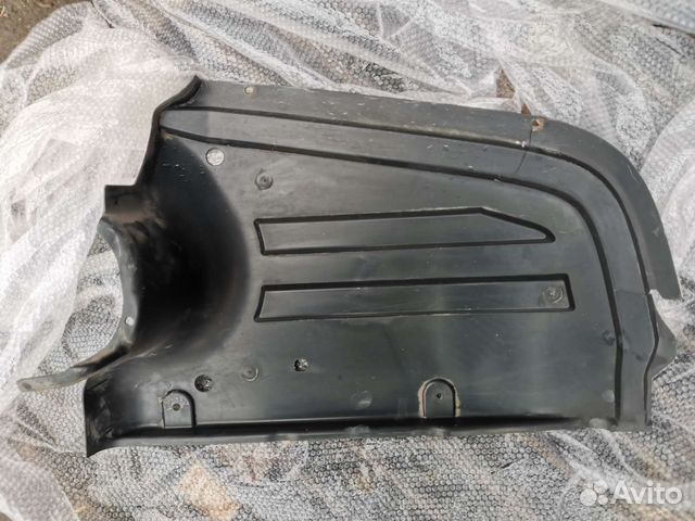 Защита днища задняя правая на passat b7