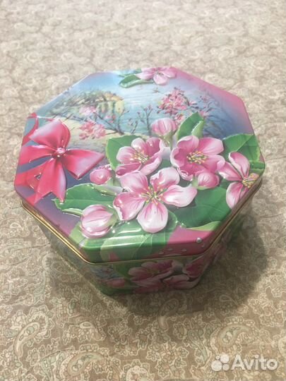 Железные банки из коллекции