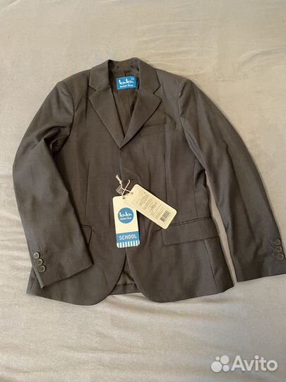 Школьный костюм новый