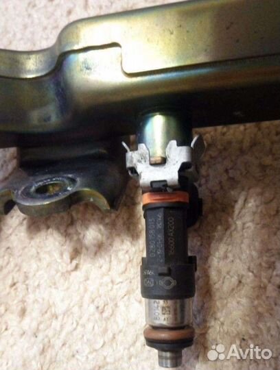 Рейка топ./Топ. рампа/форсунки Nissan Micra K12E