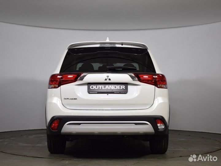 Mitsubishi Outlander 2.0 CVT, 2022