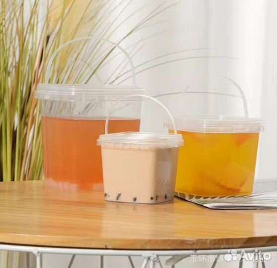 Ведро пластиковое с крышкой