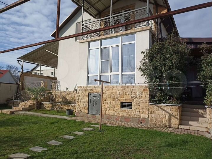 Дом 190 м² на участке 5 сот.