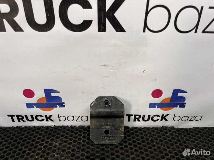 1379245 Кронштейн спойлера кабины Scania 5-series