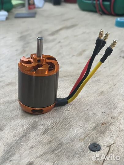 Двигатель бесколлекторный DYS 3548 900KV