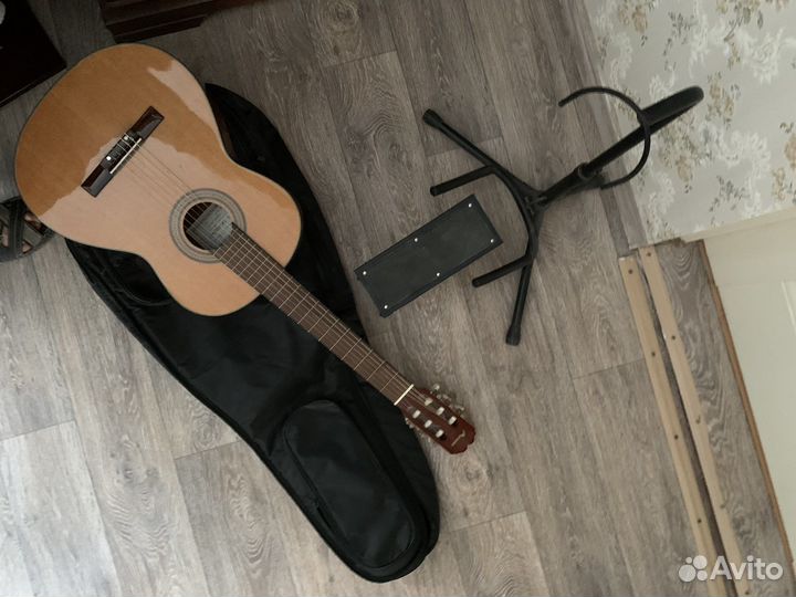 Акустическая гитара R. Moreno
