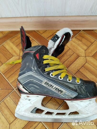 Хоккейные коньки bauer vapor x700
