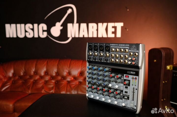 Микшерный пульт Behringer + Аксессуары