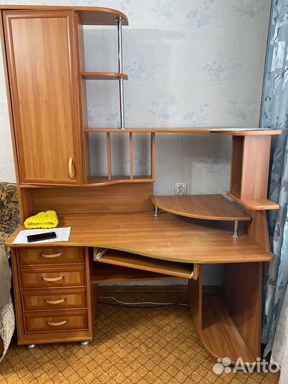 Компьютерный стол
