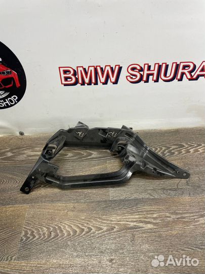 Держатель накладки выхлопной BMW G05