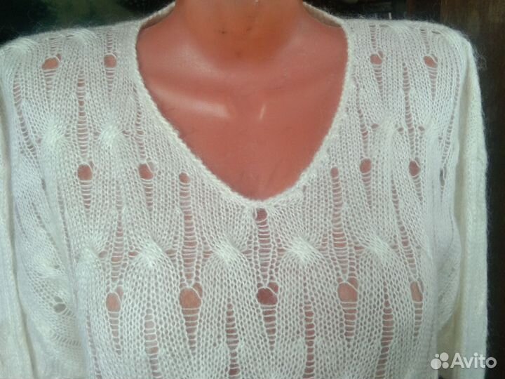 Свитер женский