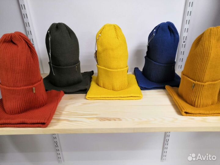 Комплект шапка и снуд зимний новый