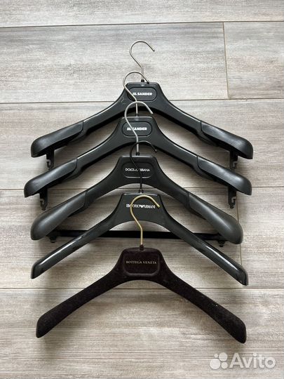 Вешалки/ плечики Jil Sander, Boss, Bottega Veneta