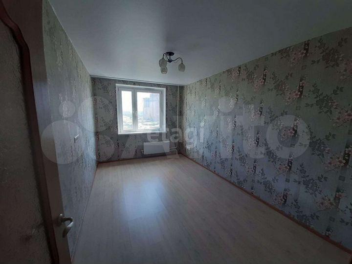 2-к. квартира, 60 м², 8/17 эт.