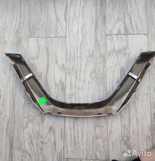 Молдинг решетки радиатора Nissan Qashqai j11