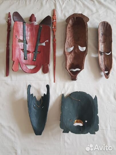 Маски настенные из дерева