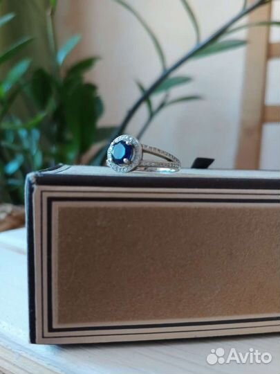 Серебряное кольцо с иск сапфиром 17 размер
