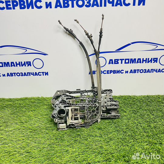 Кронштейн ручки Volkswagen Passat