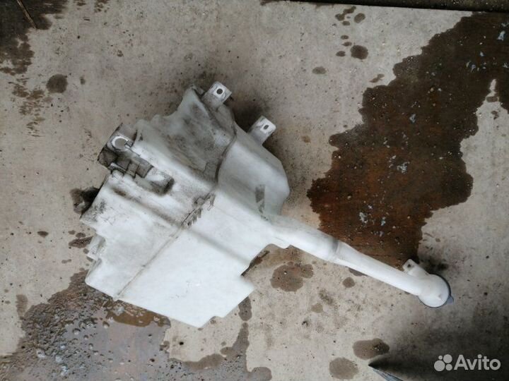 Бачок омывателя Nissan Fuga Y51