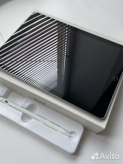 iPad 6 2018 + Стилус SwitchEasy Pencil Pro 3