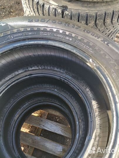 Шины Nokian 235 65 17 летние бу