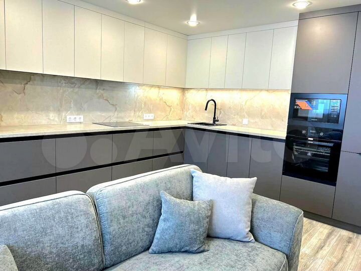 2-к. квартира, 80 м², 16/22 эт.