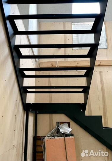 Лестницы г-образные
