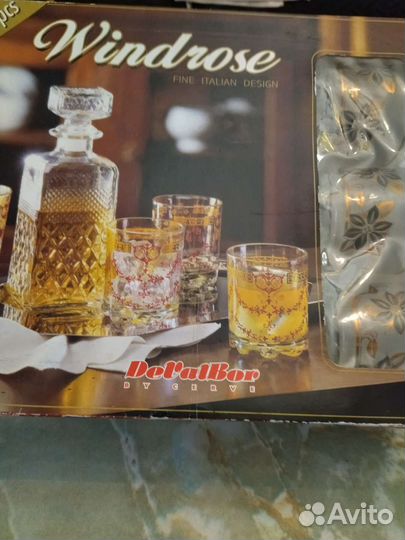 Графин со стаканами