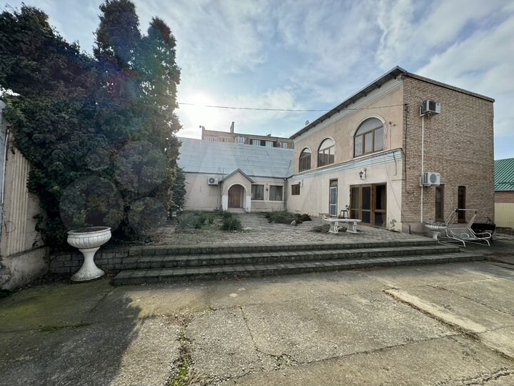 Дом 300 м² на участке 9,5 сот.