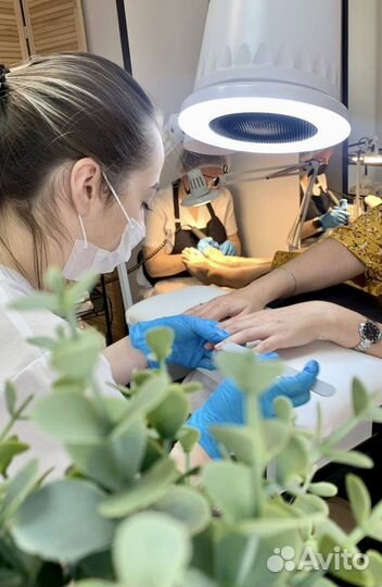 Мастер маникюра и педикюра