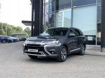 Mitsubishi Outlander 2.0 CVT, 2019, 104 220 км, с пробегом, цена 2 250 000 руб.