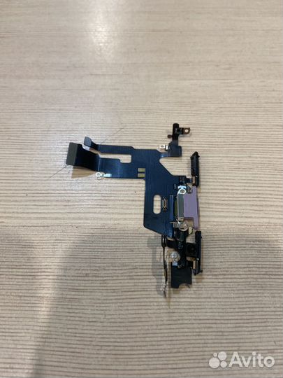 Шлейф зарядки iPhone 11