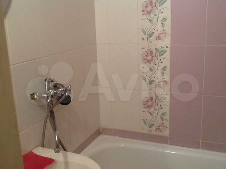 Комната 14 м² в 5-к., 1/9 эт.