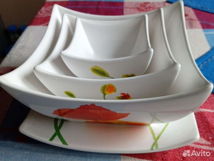 Набор столовой посуды новый