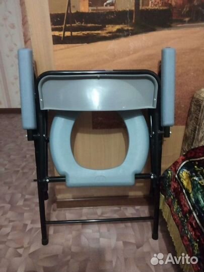 Стул кресло с санитарный оснащением