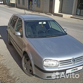 Volkswagen Golf 1.6 МТ, 2001, битый, 266 000 км