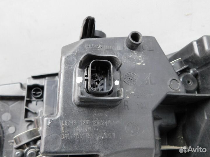 Фара правая BMW 3-Series