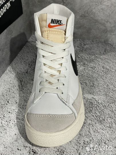 Женские кроссовки Nike Blazer 77 Mid