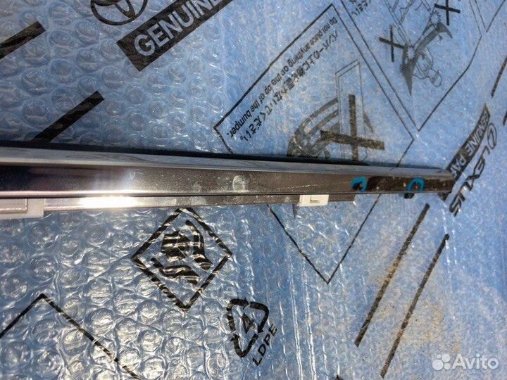 Молдинг стекла задний правый Lexus Nx200 2017