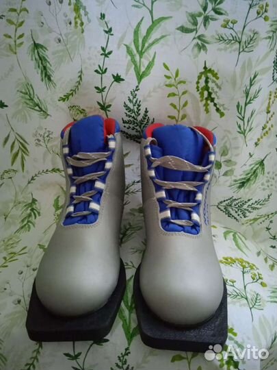 Лыжные ботинки детские