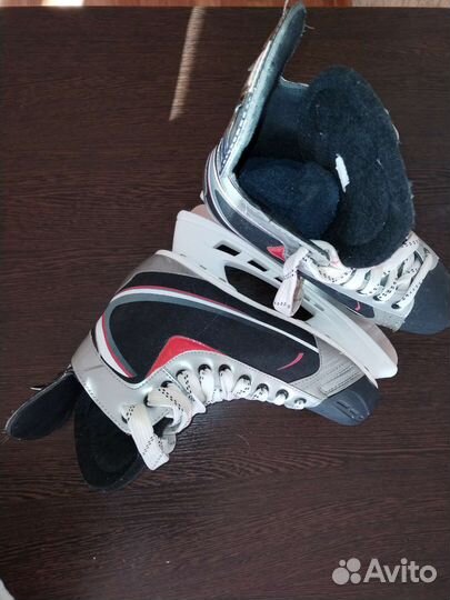 Коньки хоккейные
