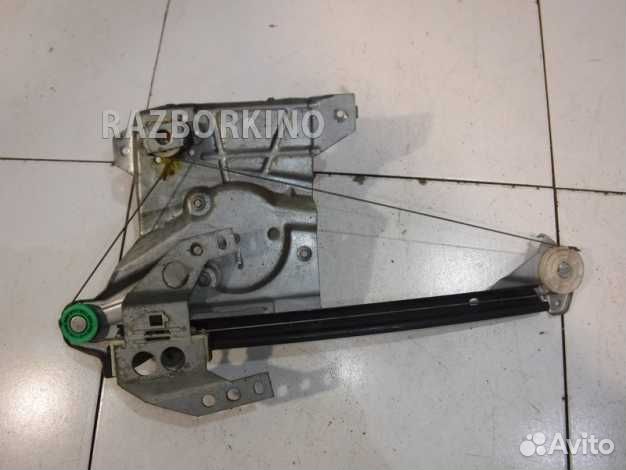 Стеклоподъемник механический задний левый
