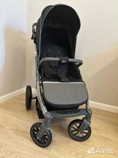 Прогулочная коляска Luxmom