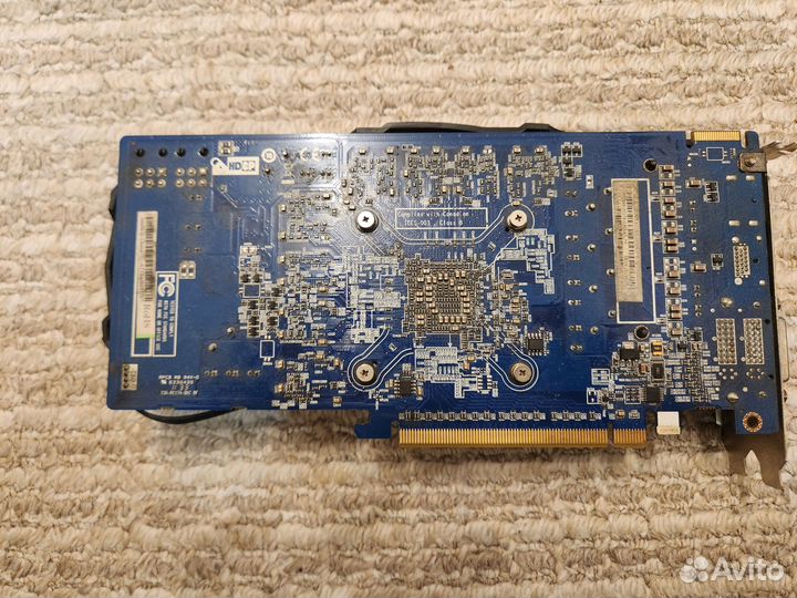 4 видеокарты одним лотом