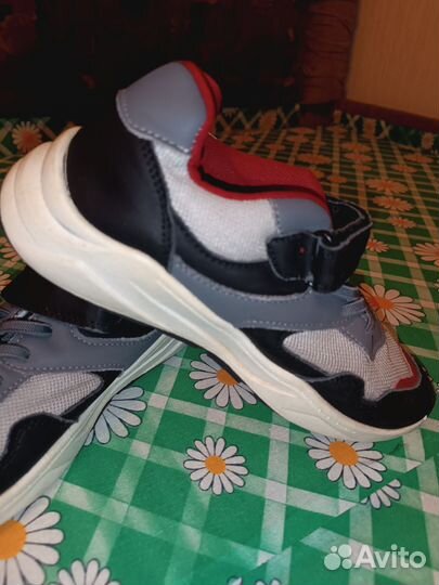 Кроссовки детские