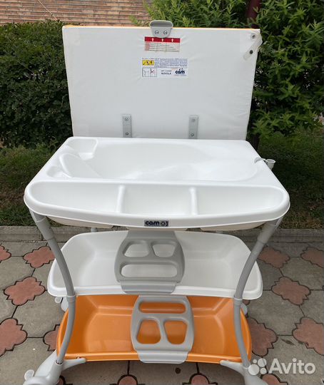 Ванночка с пеленальным столиком