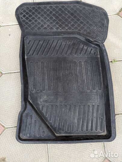 Комплект резиновых ковриков Лада Калина 1